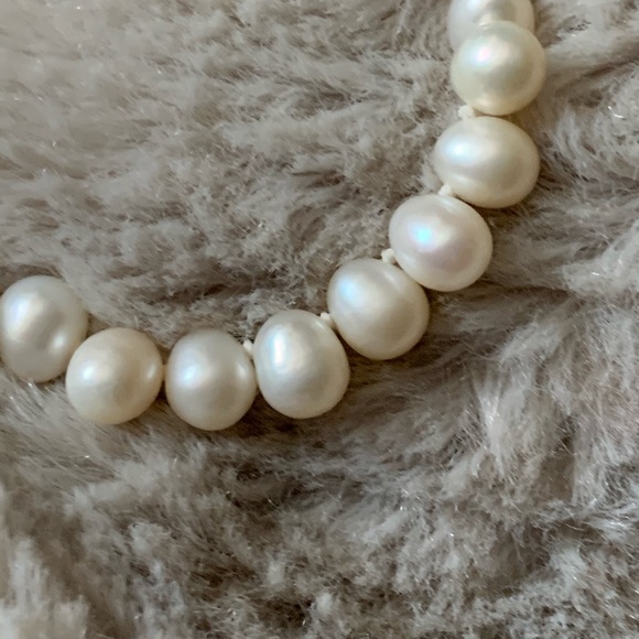 Fresh water pearl necklace - Picture 2 of 2
